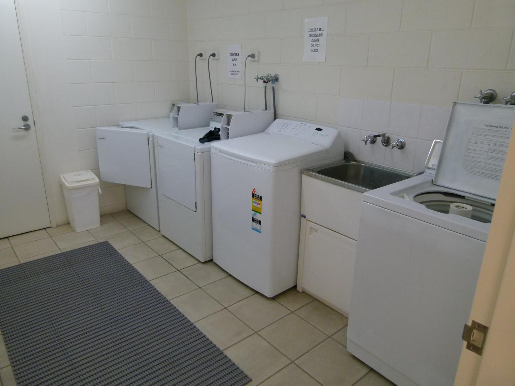 Madison Ocean Breeze Apartments タウンズビル エクステリア 写真