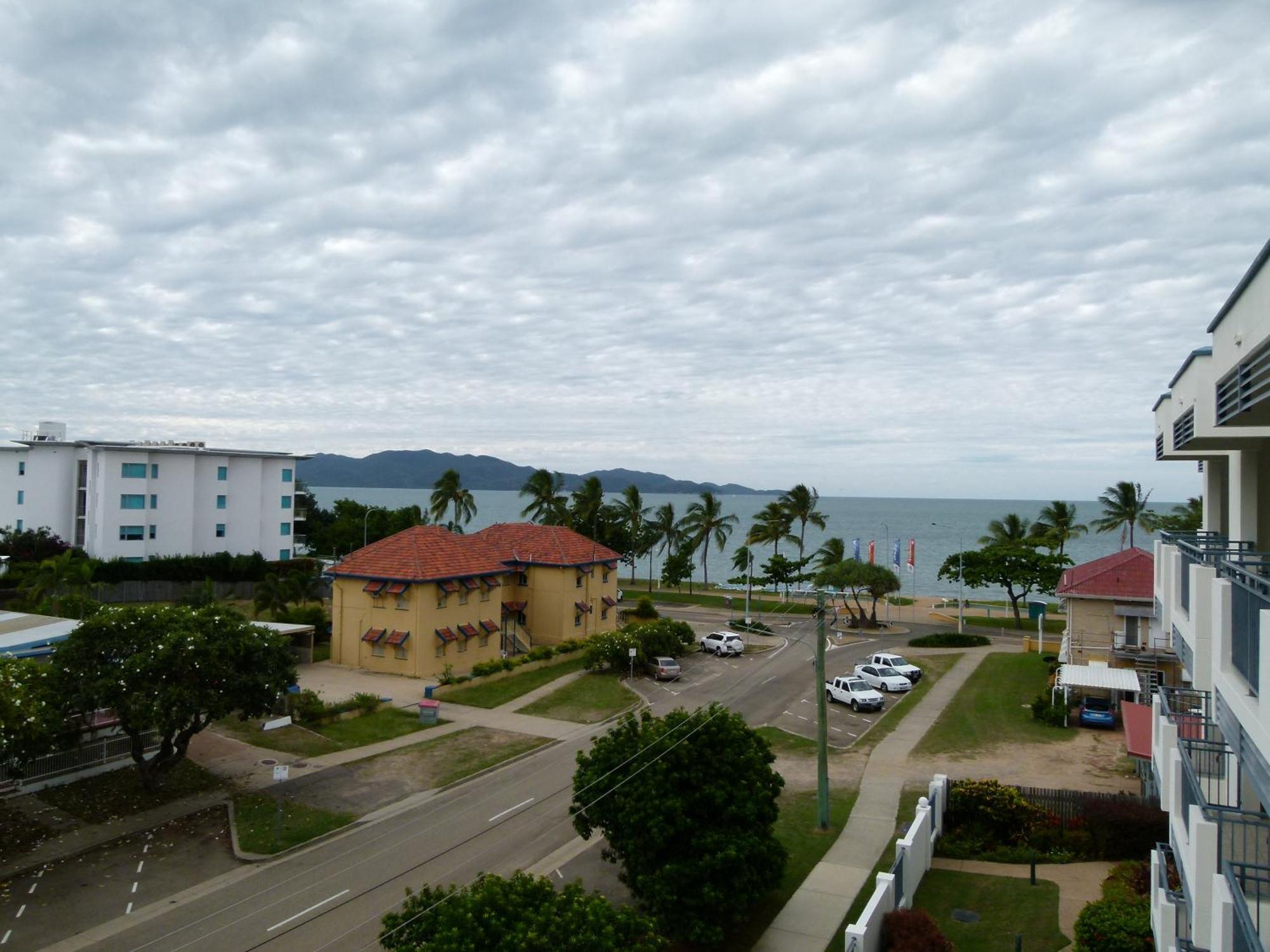 Madison Ocean Breeze Apartments タウンズビル エクステリア 写真