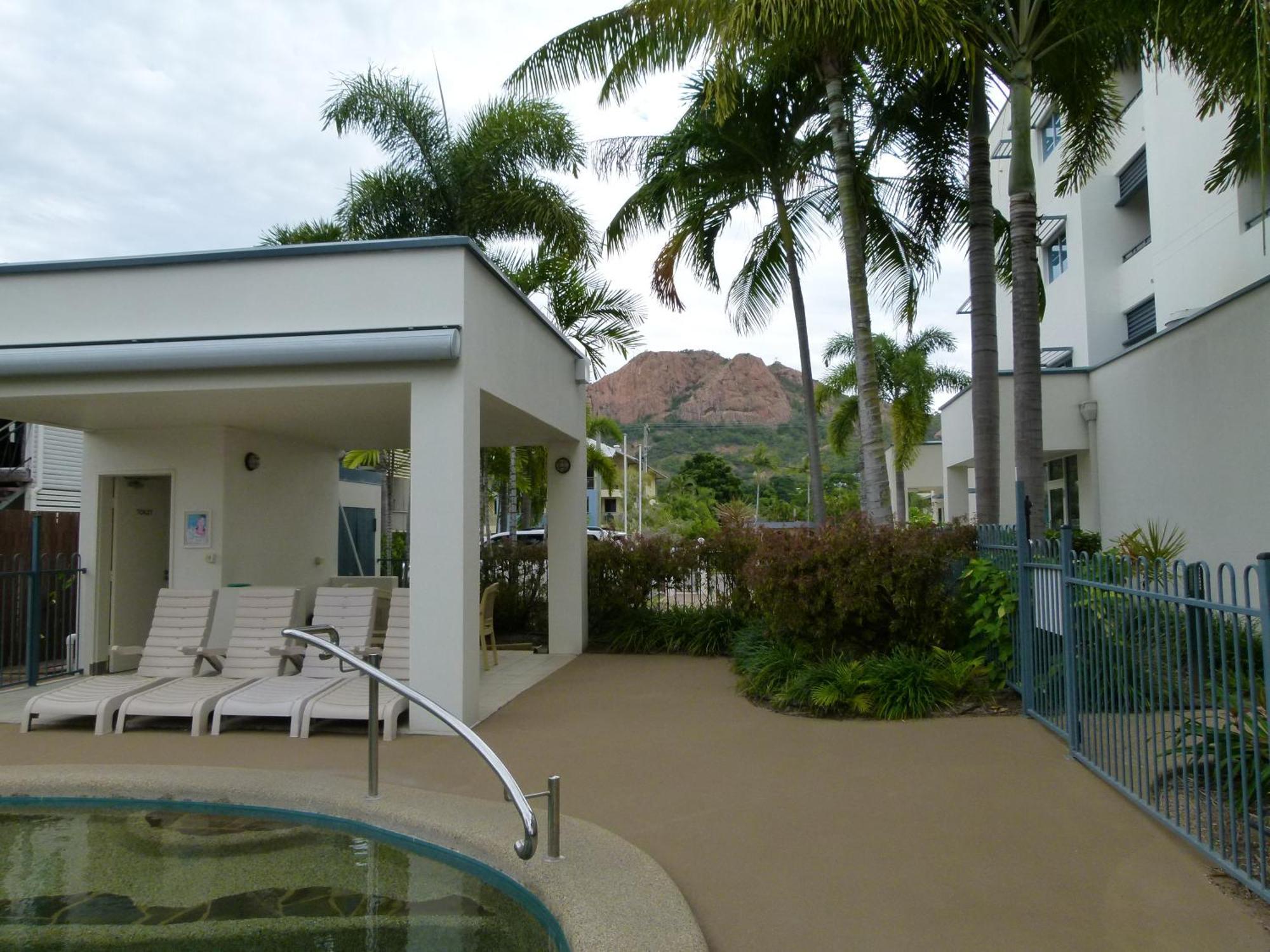 Madison Ocean Breeze Apartments タウンズビル エクステリア 写真